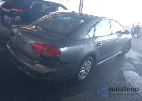 2013 Volkswagen Passat 2.5L S z USA, uszkodzony, nr VIN 1VWAP7A34DC012123